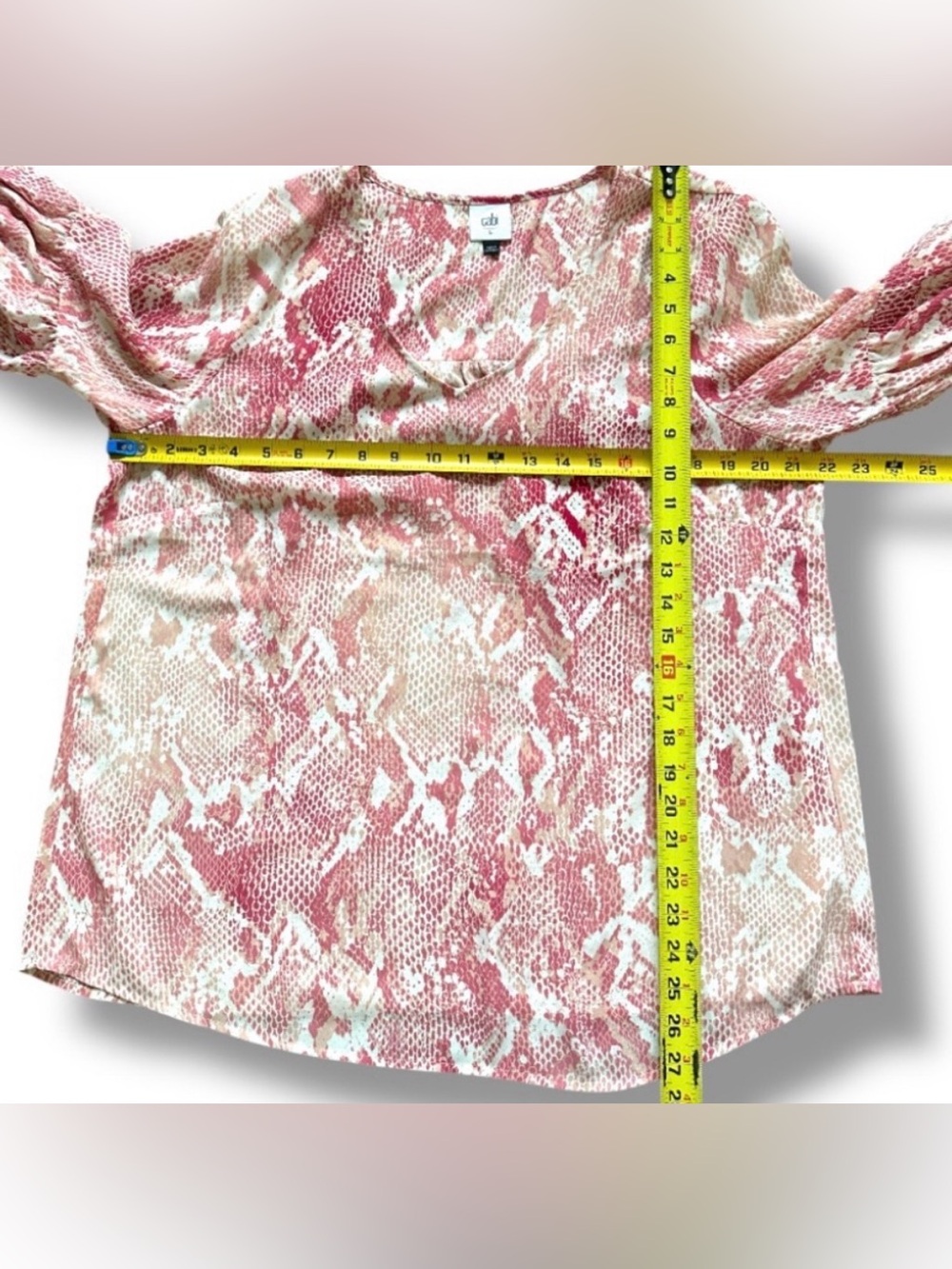 Cabi 5708 Bethany Pink Snakeprint Long Sleeve V-Neck Top Women’s Size Large - Picture 16 of 16